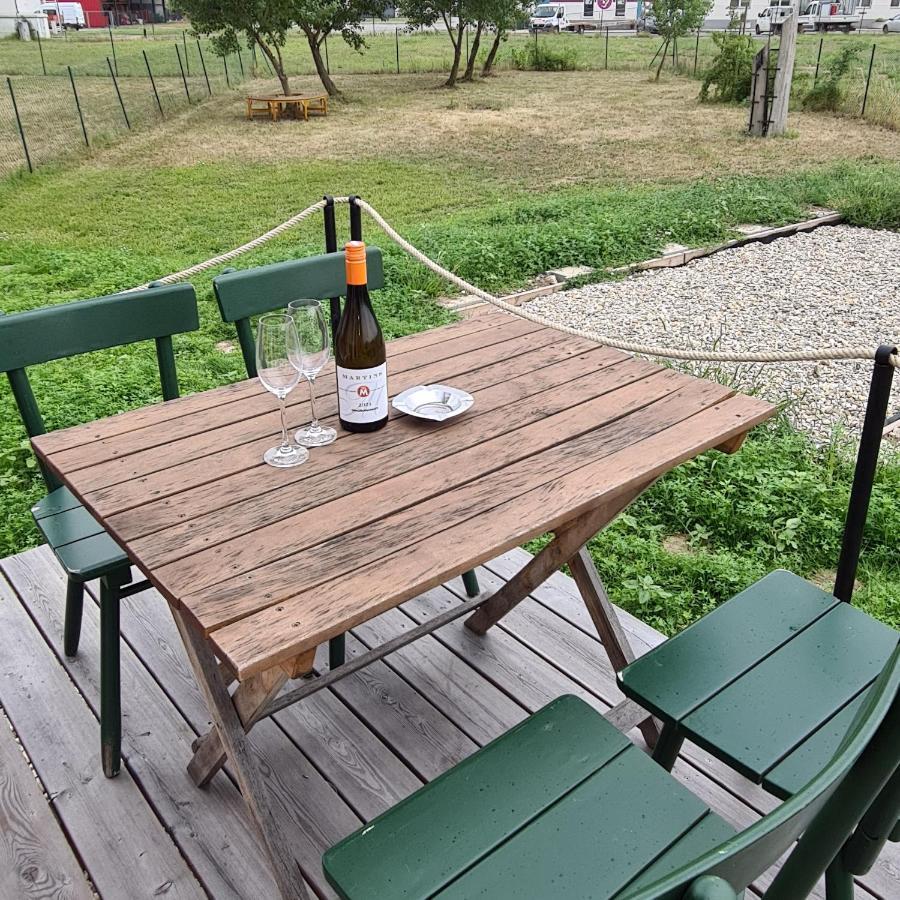 Вилла Tiny House Neusiedl an der Zaya Экстерьер фото